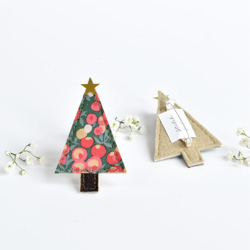 Green Liberty fabric Christmas tree brooch, Sewn Christmas tree badge handmade by Stitch Galore