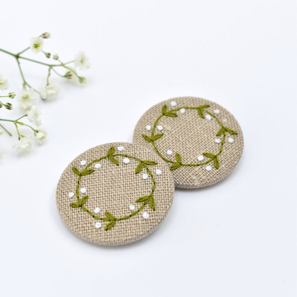 Mistletoe badge, embroidered badge handmade by Stitch Galore