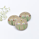 Flower badge, embroidered badge with daisies, flowers and bee handmade by Stitch Galore 
